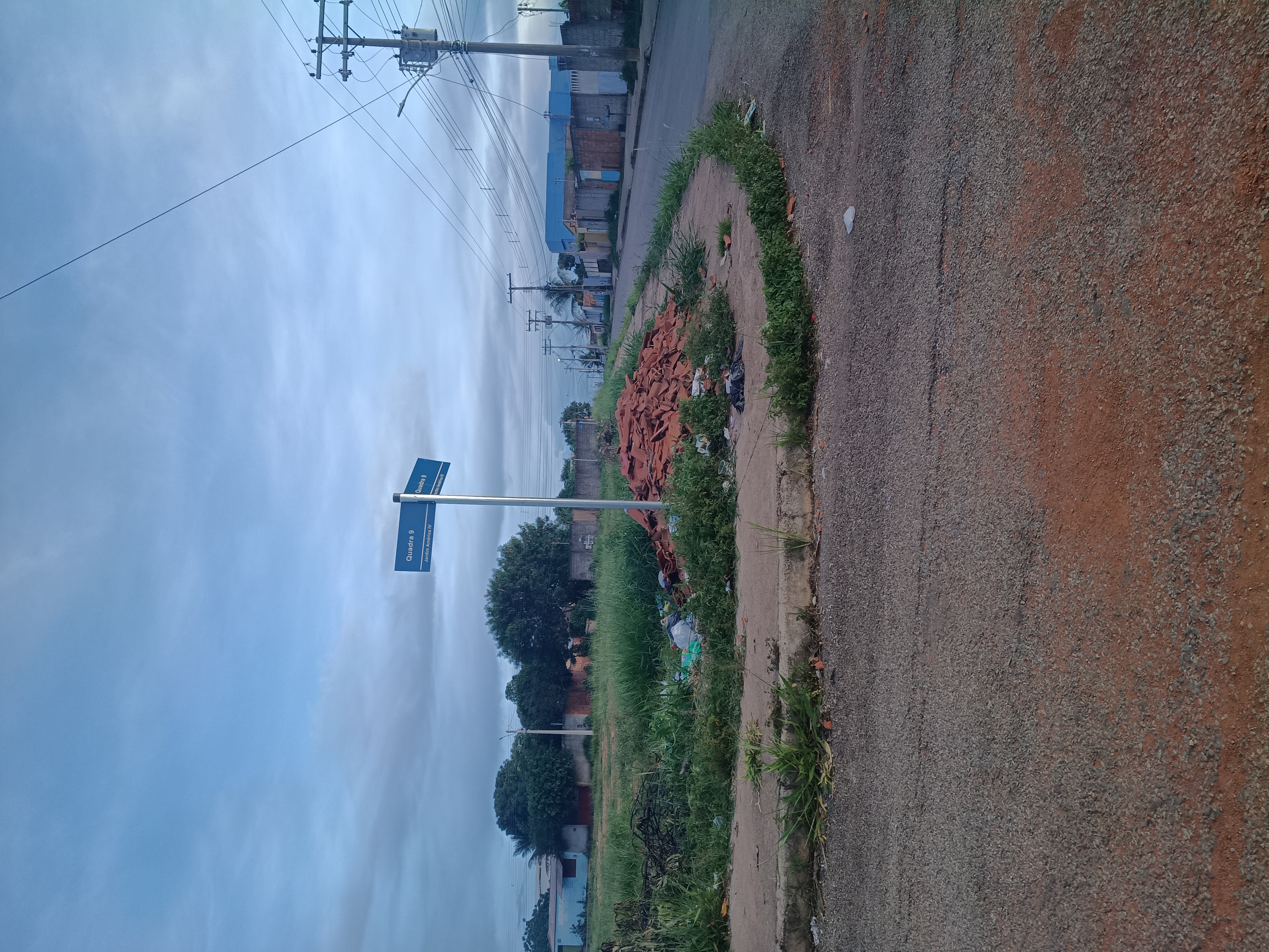 Moradores cobram inicio da obra da feira do América IV